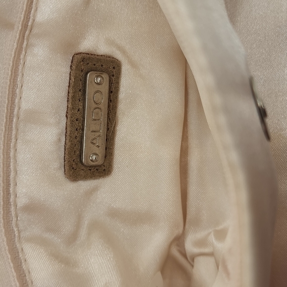 Aldo Sequin Clutch Beautiful detail. Detachable strap. Zipper closure. - Picture 8 of 8